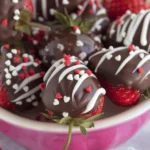 Easy Valentine’s Chocolate Dipped Strawberries