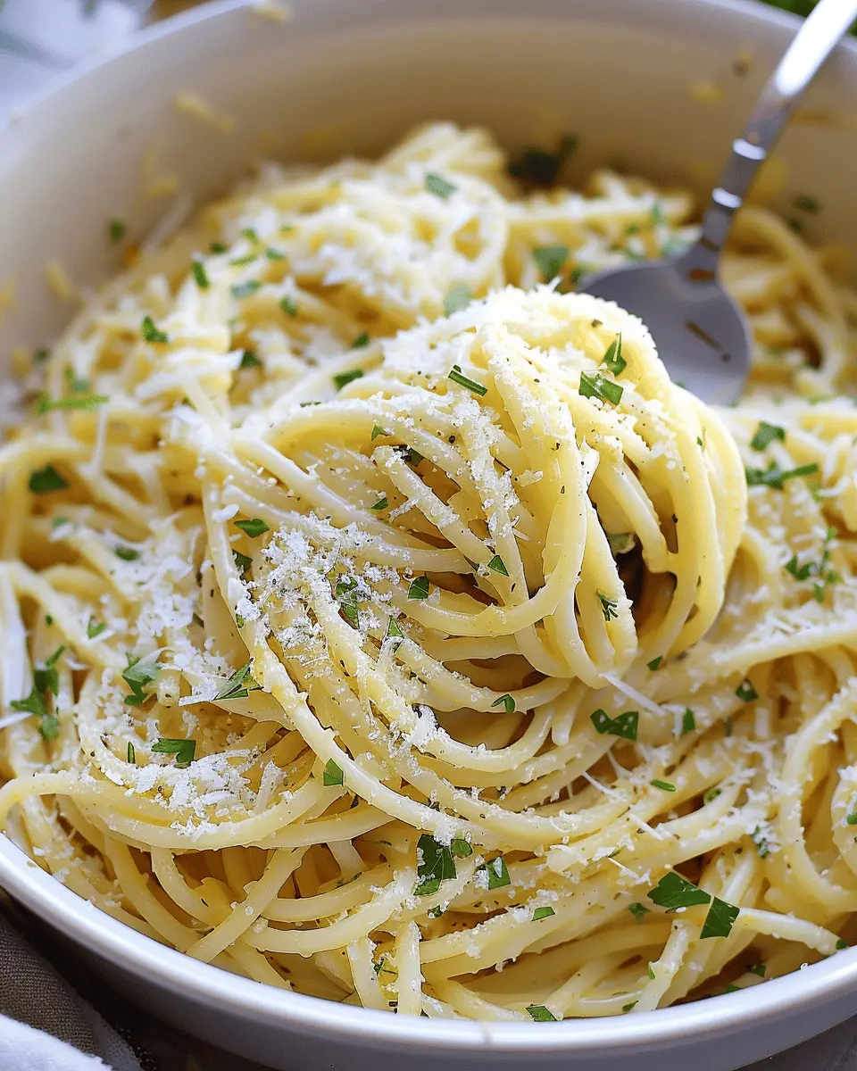 Parmesan Garlic Spaghetti: Quick and Indulgent Comfort Food